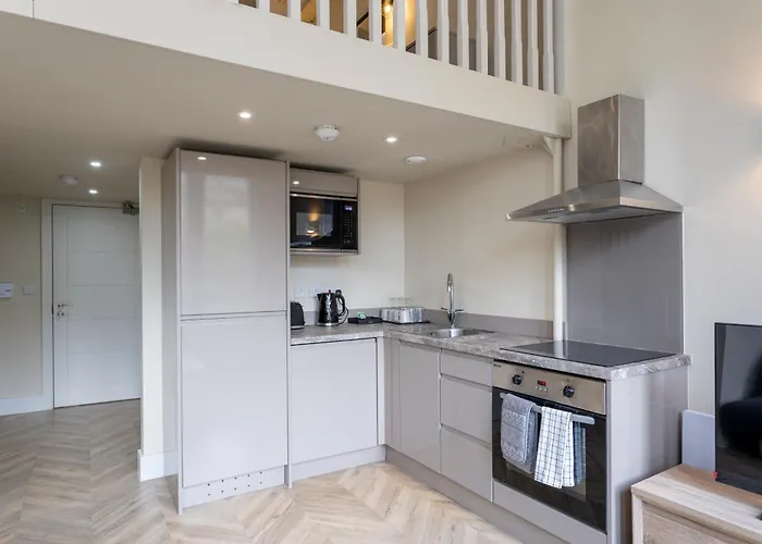 The Headrow, Centre Apartment *