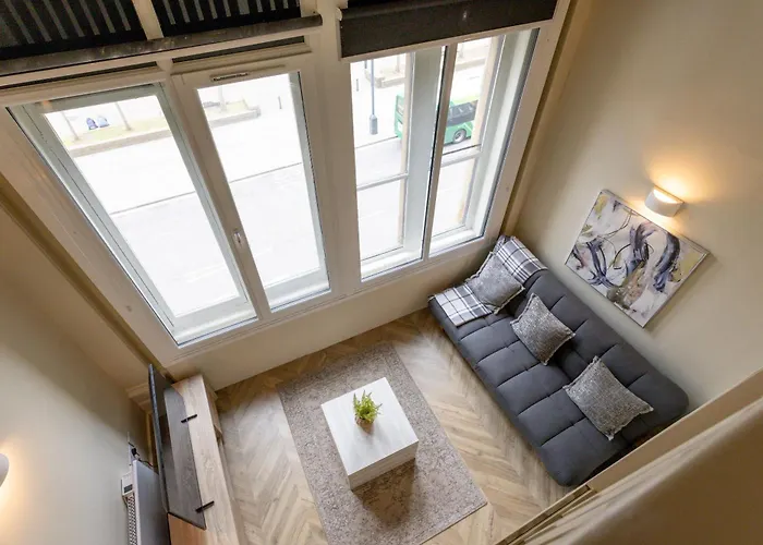 The Headrow, Centre Apartment *